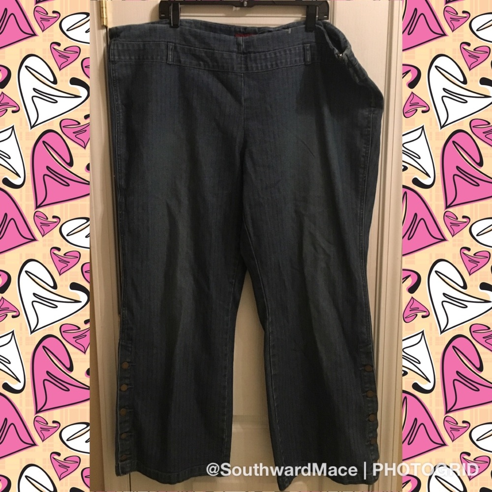 RedHot Jeans 👖 side zip button detail on legs